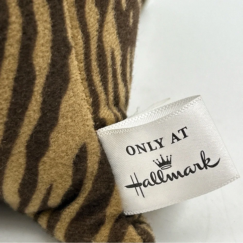 Hallmark Animated Owl Halloween Somebodys Watching Me 10” Plush Tree Stump
